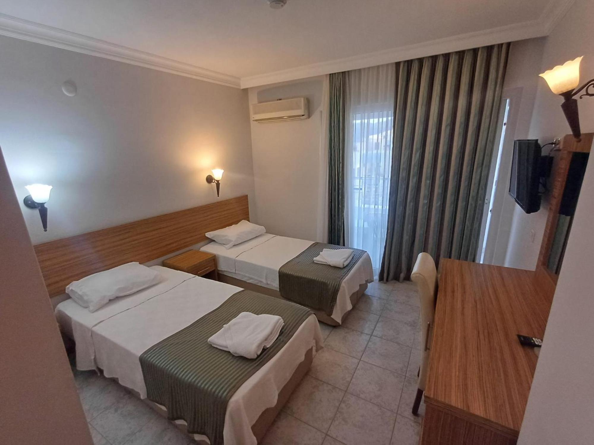 Mert Seaside Hotel (Adults Only) Marmaris Buitenkant foto