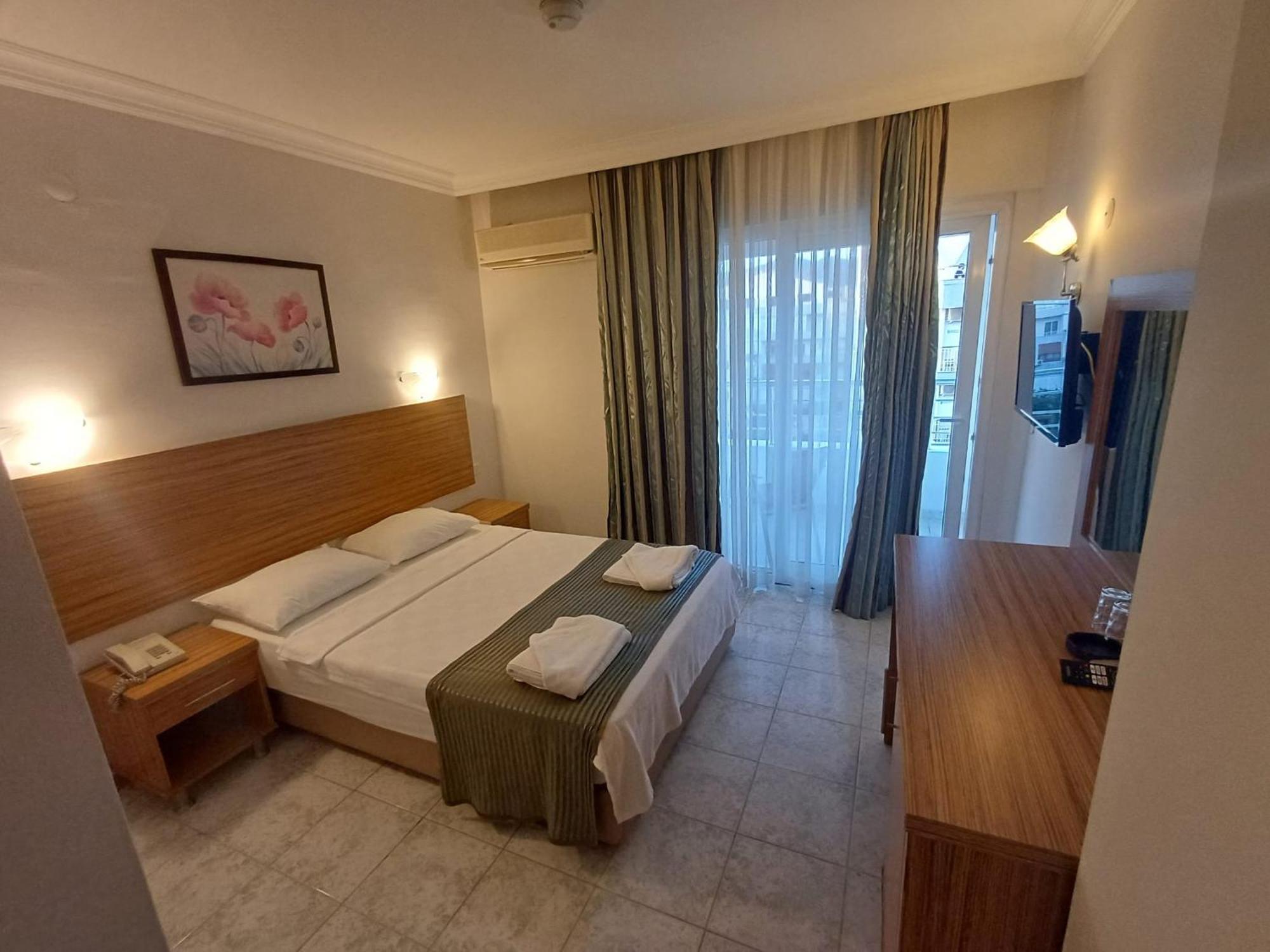 Mert Seaside Hotel (Adults Only) Marmaris Buitenkant foto