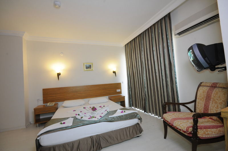 Mert Seaside Hotel (Adults Only) Marmaris Buitenkant foto