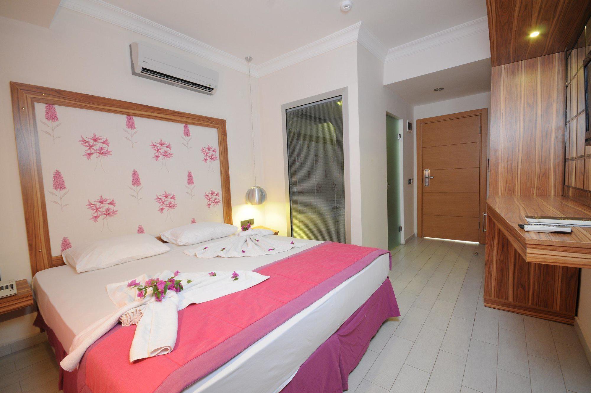 Mert Seaside Hotel (Adults Only) Marmaris Buitenkant foto